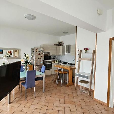 Delizioso Appartamento Collinare Limigiano Ngoại thất bức ảnh